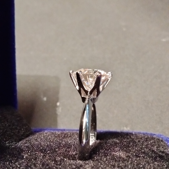 3 Kt. certified round moissanite diamond engagement ring - Picture 3 of 15